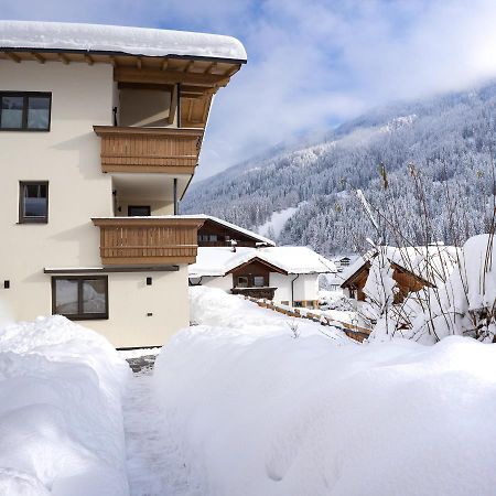 Berg' & Bluamen Appartements Stubai Neustift im Stubaital Kültér fotó