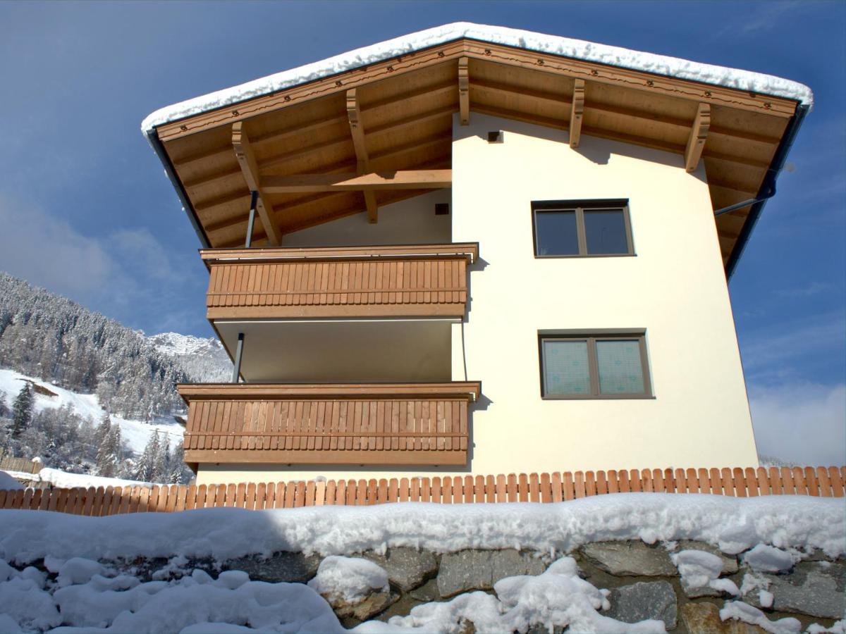 Berg' & Bluamen Appartements Stubai Neustift im Stubaital Kültér fotó